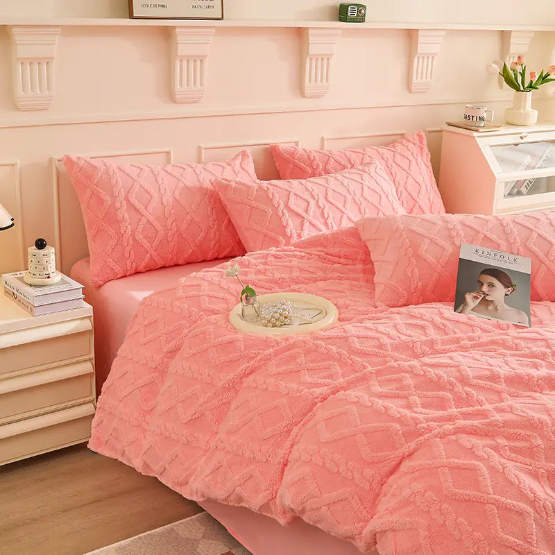 ™Ellara | סט כיסוי שמיכה גיאומטרי 3 חלקים – צבע אחיד, רך ונעים, כולל ציפיות